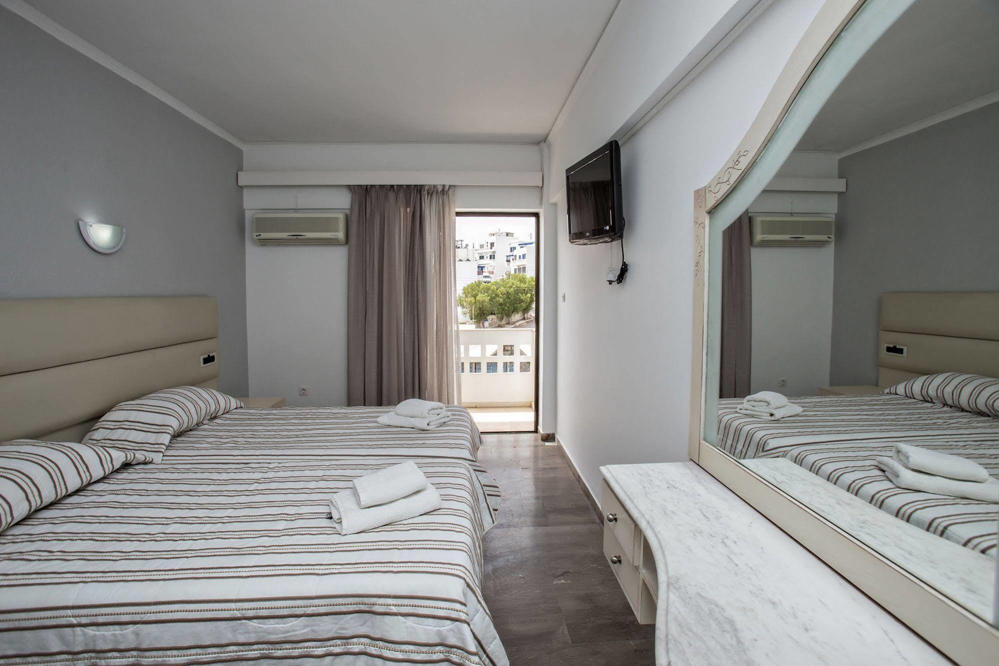 Aeolos Bay Hotel Tinos Exterior photo